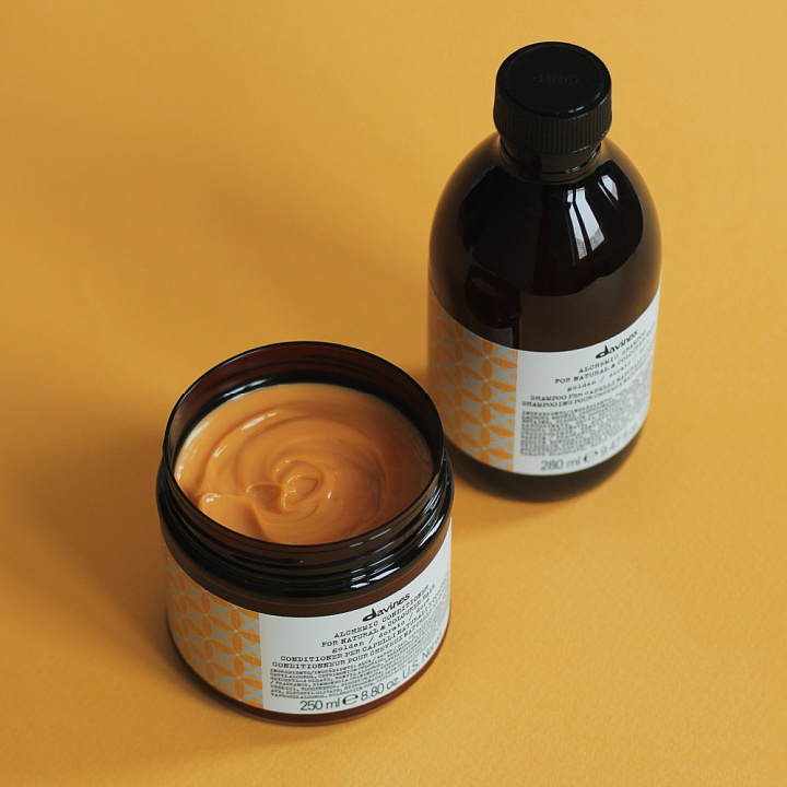 Davines Alchemic Shampoo For Natural And Coloured Hair (Golden)